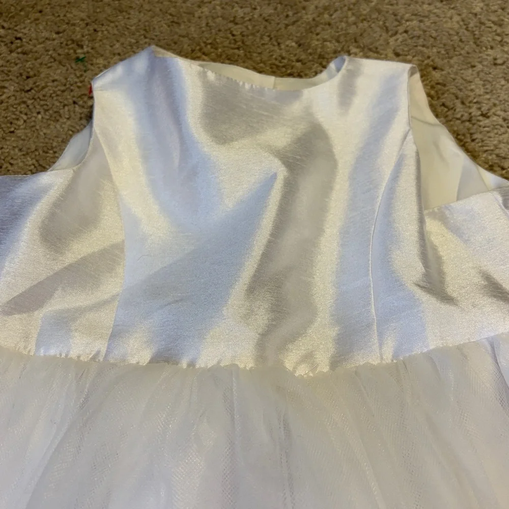 David's Bridal flower girl dress with tulle size 6 - Picture 2 of 8